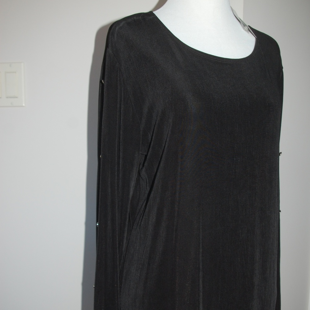 Chico's Travelers black rhinestone top NWT Chico’s size 2 (12/14)